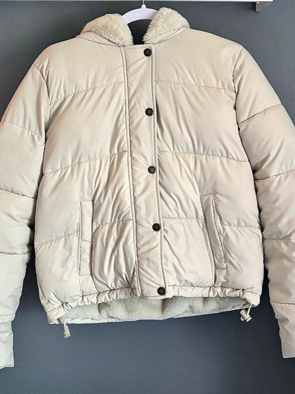 Hollister Puffer Collection Hooded Jacket Cream Medium